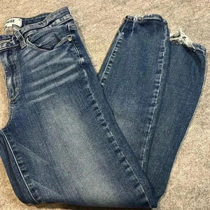 Paige  Hoxton crop 25*24 Medium Wash.